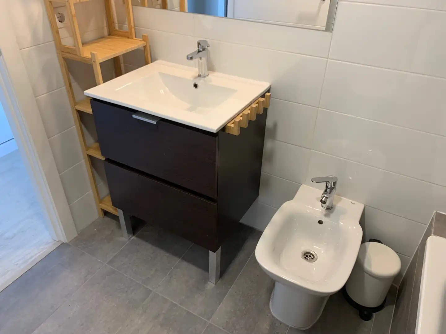 Bathroom of Flat for rent in Madrid  with Air Conditioner, Heating and Terrace