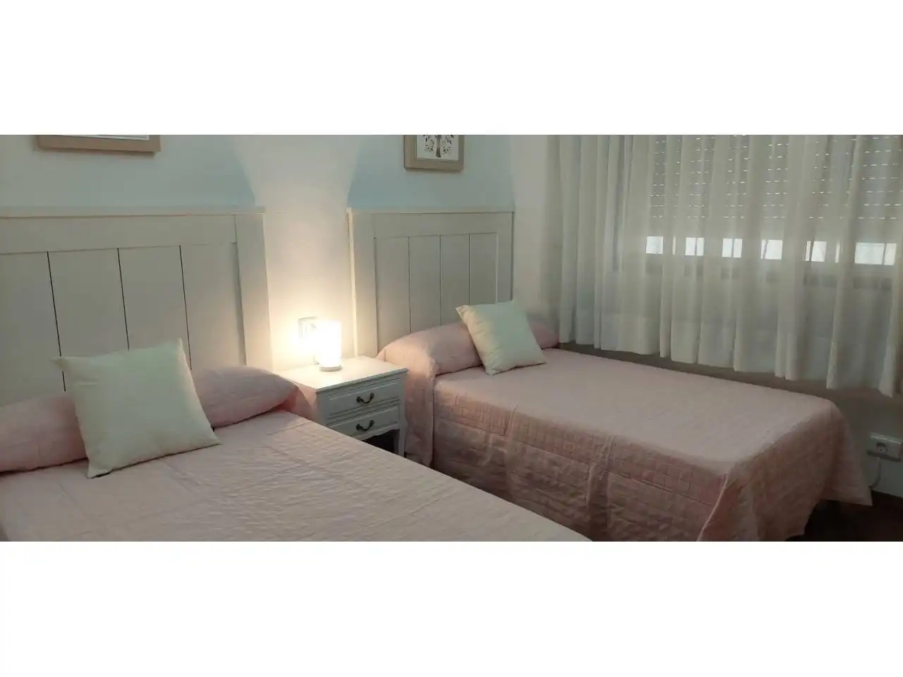 Bedroom of Flat for rent in Vigo   with Parquet flooring, Terrace and Furnished