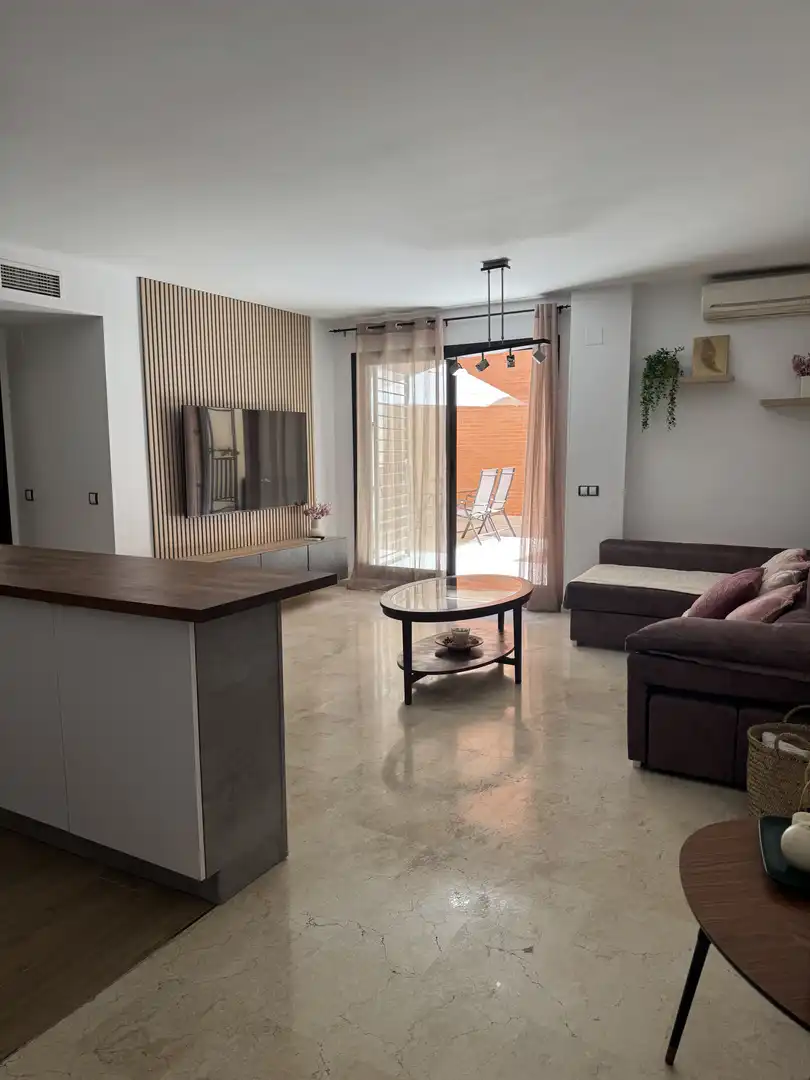 Wohnzimmer von Erdgeschoss zur Miete in Torremolinos mit Klimaanlage, Terrasse und Möbliert