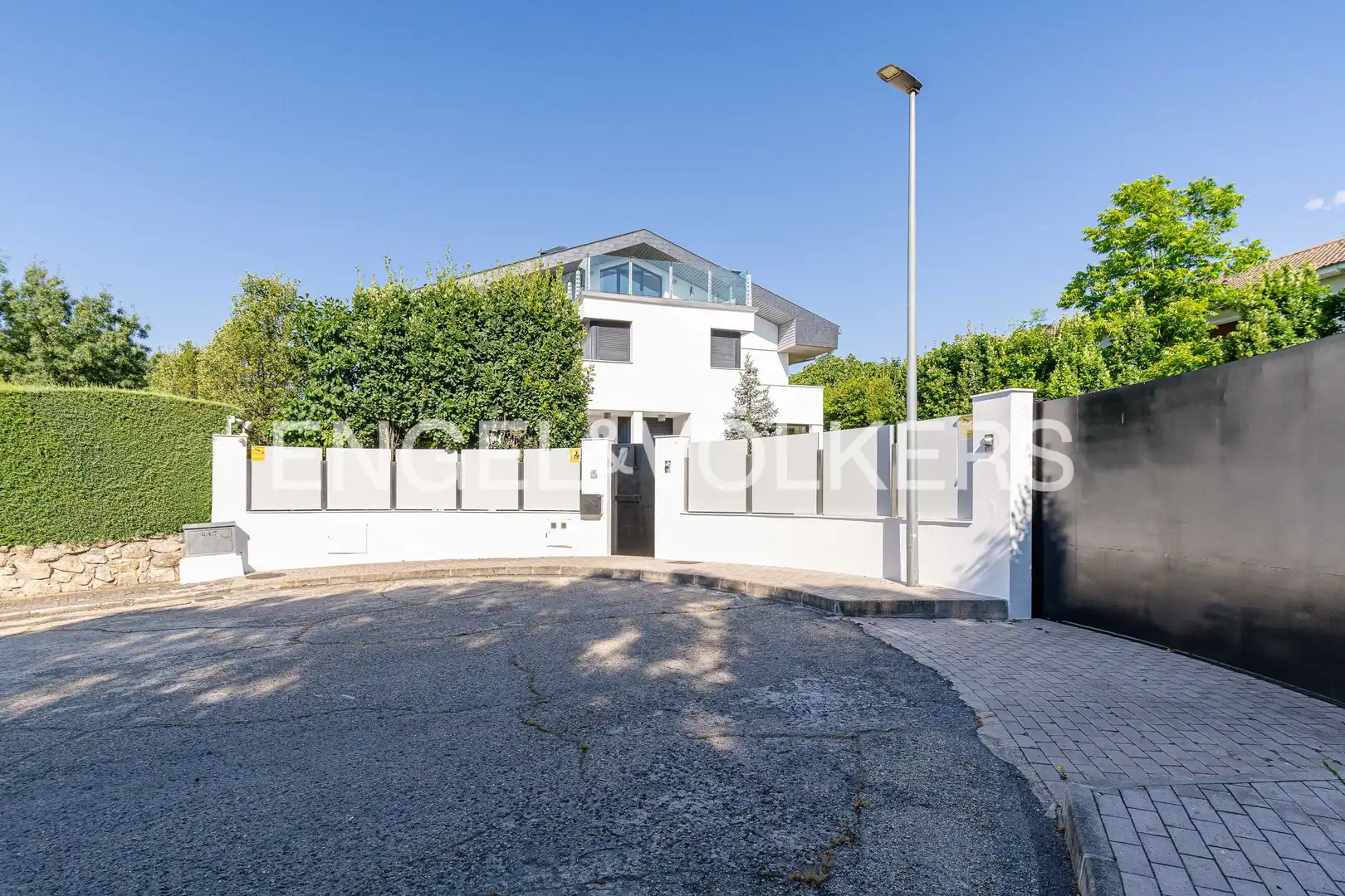 Vista exterior de Casa o chalet en venta en Guadarrama con Aire acondicionado, Calefacción y Jardín privado