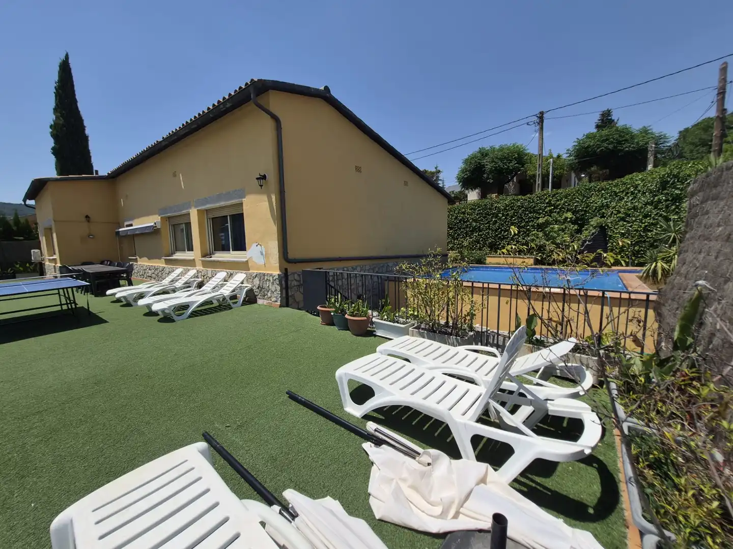 Piscina de Casa o chalet de alquiler en La Llacuna con Aire acondicionado, Calefacción y Jardín privado