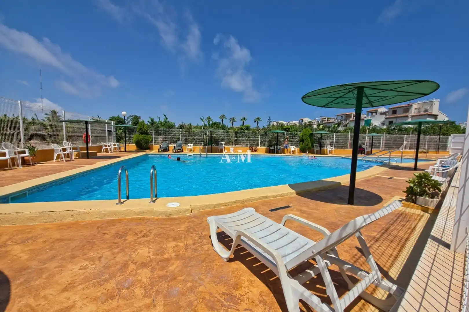 Piscina de Planta baixa de lloguer en Guardamar del Segura amb Jardí privat, Terrassa i Piscina