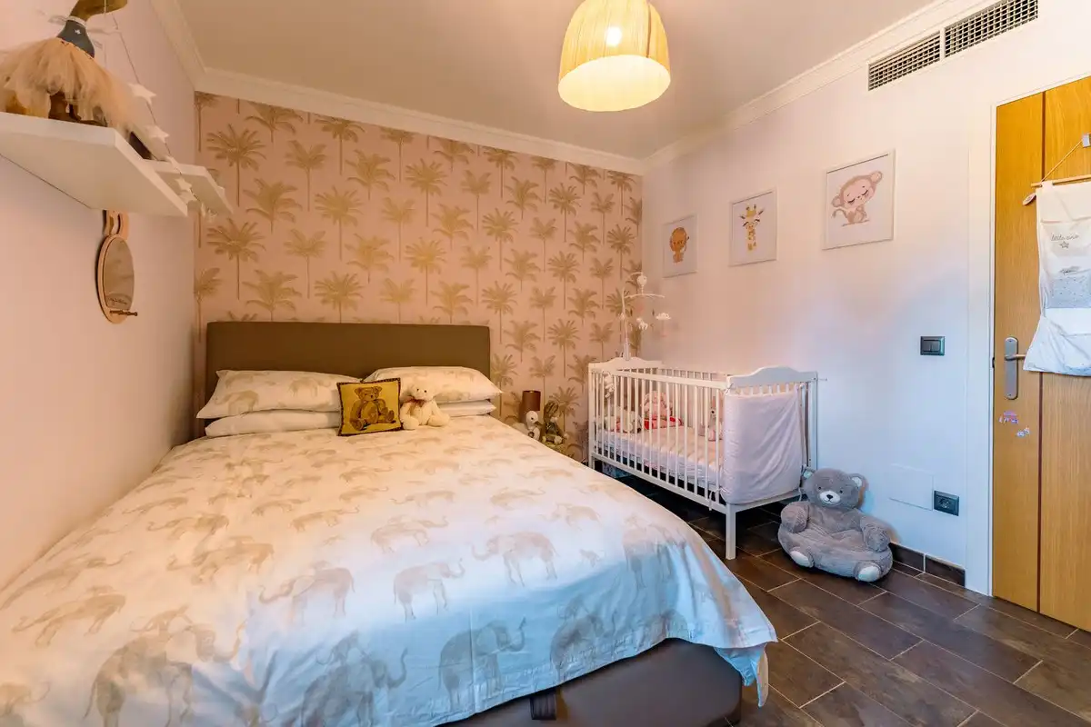 Dormitori de Casa o xalet en venda en Estepona amb Aire condicionat, Jardí privat i Terrassa
