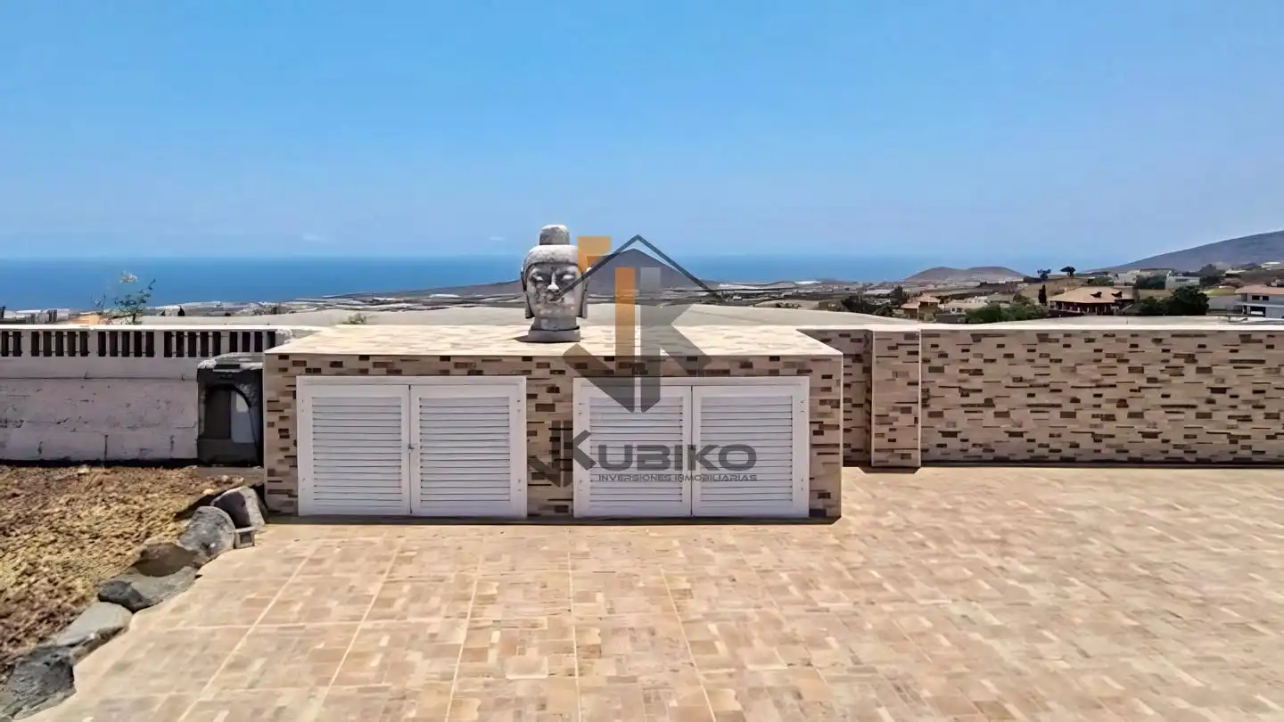 Houses for sale in Arafo  with Air Conditioner, Private garden and Terrace