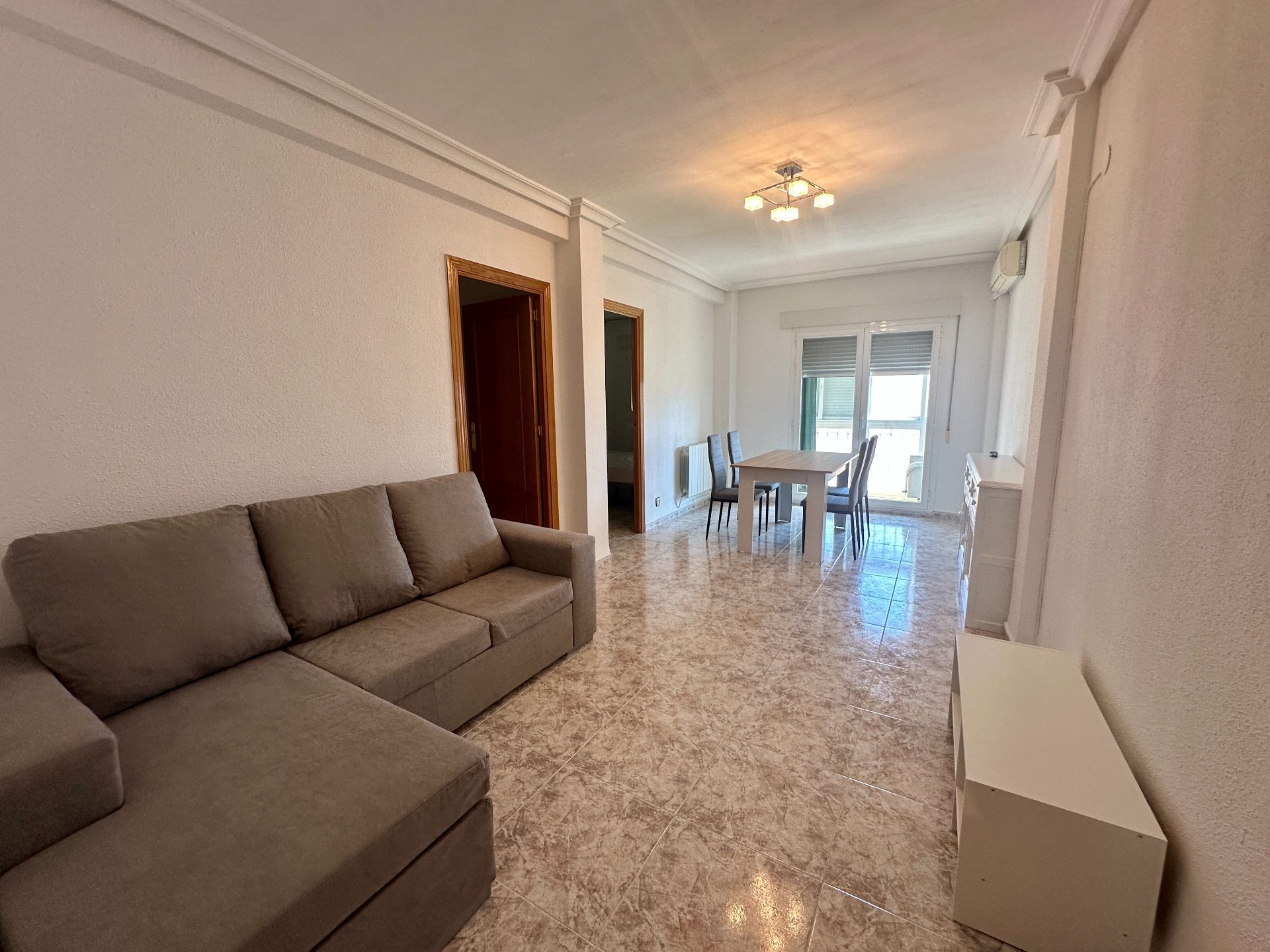 Sala d'estar de Pis de lloguer en Plasencia amb Aire condicionat i Calefacció