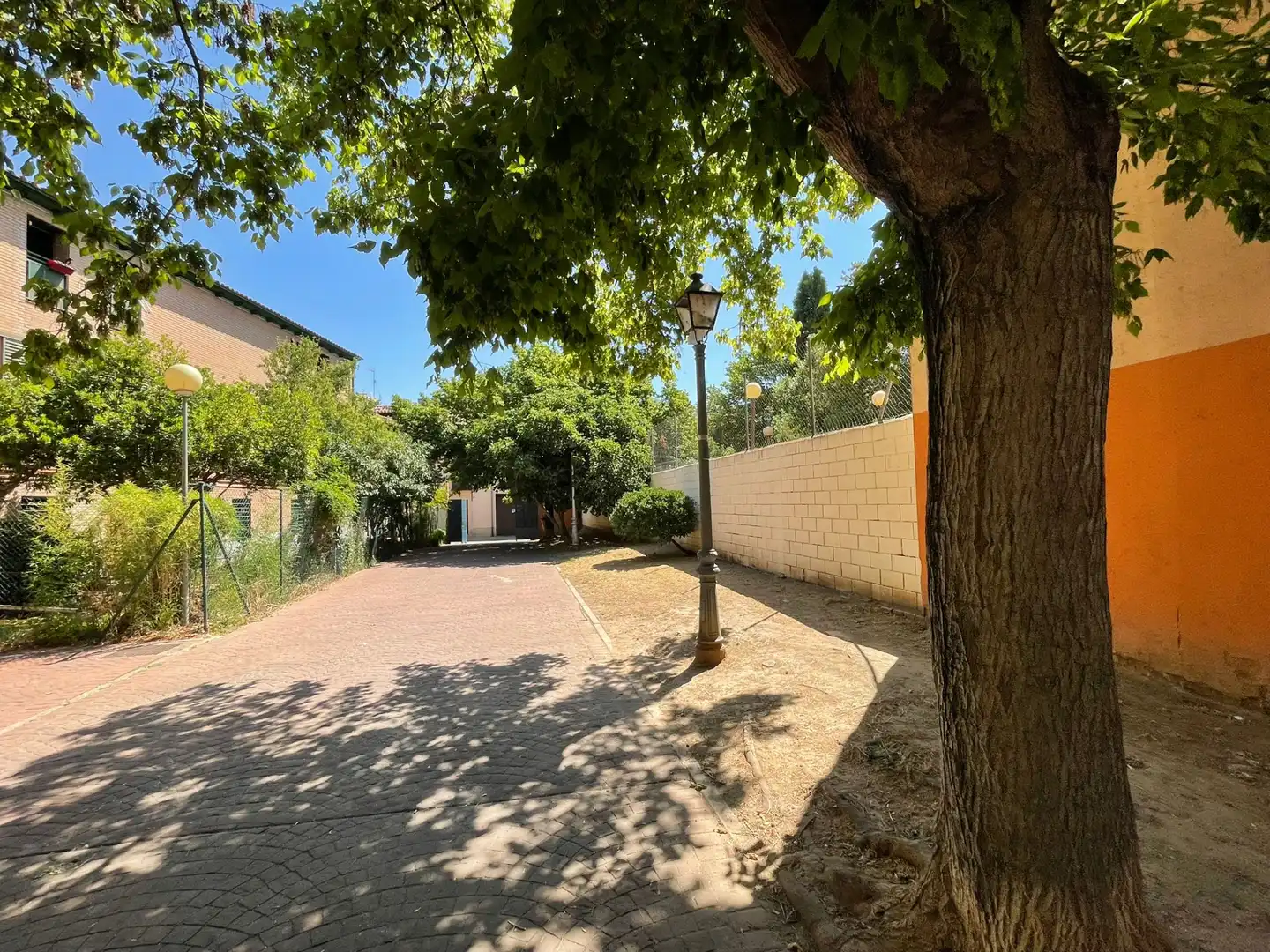 Vista exterior de Piso de alquiler en Alcalá de Henares con Calefacción, Parquet y Amueblado