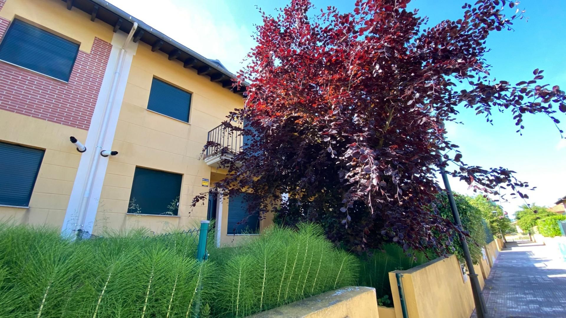 Vista exterior de Casa adosada en venda en Comillas (Cantabria) amb Jardí privat i Balcó
