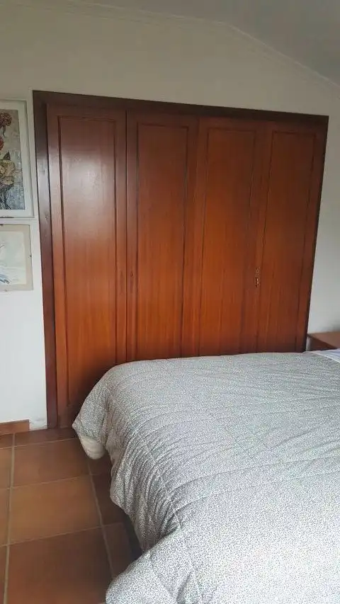 Habitación de Casa o chalet en venta en Pontevedra Capital  con Calefacción, Jardín privado y Terraza