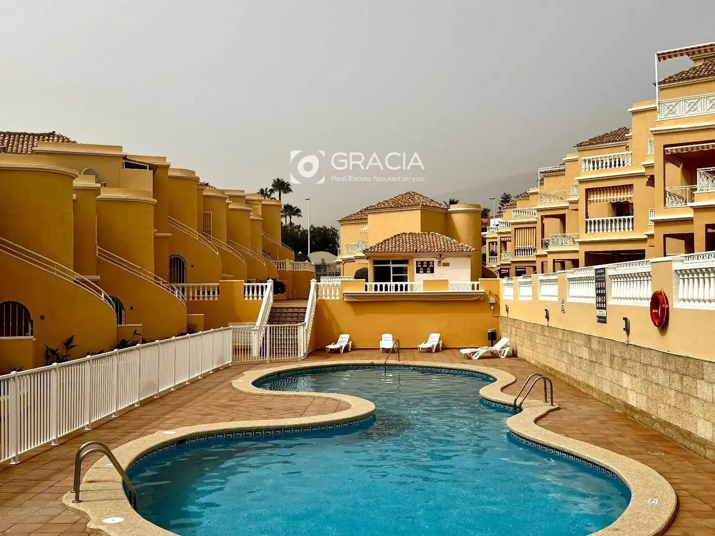 Außenansicht von Wohnung zum Verkauf in Adeje mit Terrasse, Abstellraum und Schwimmbad