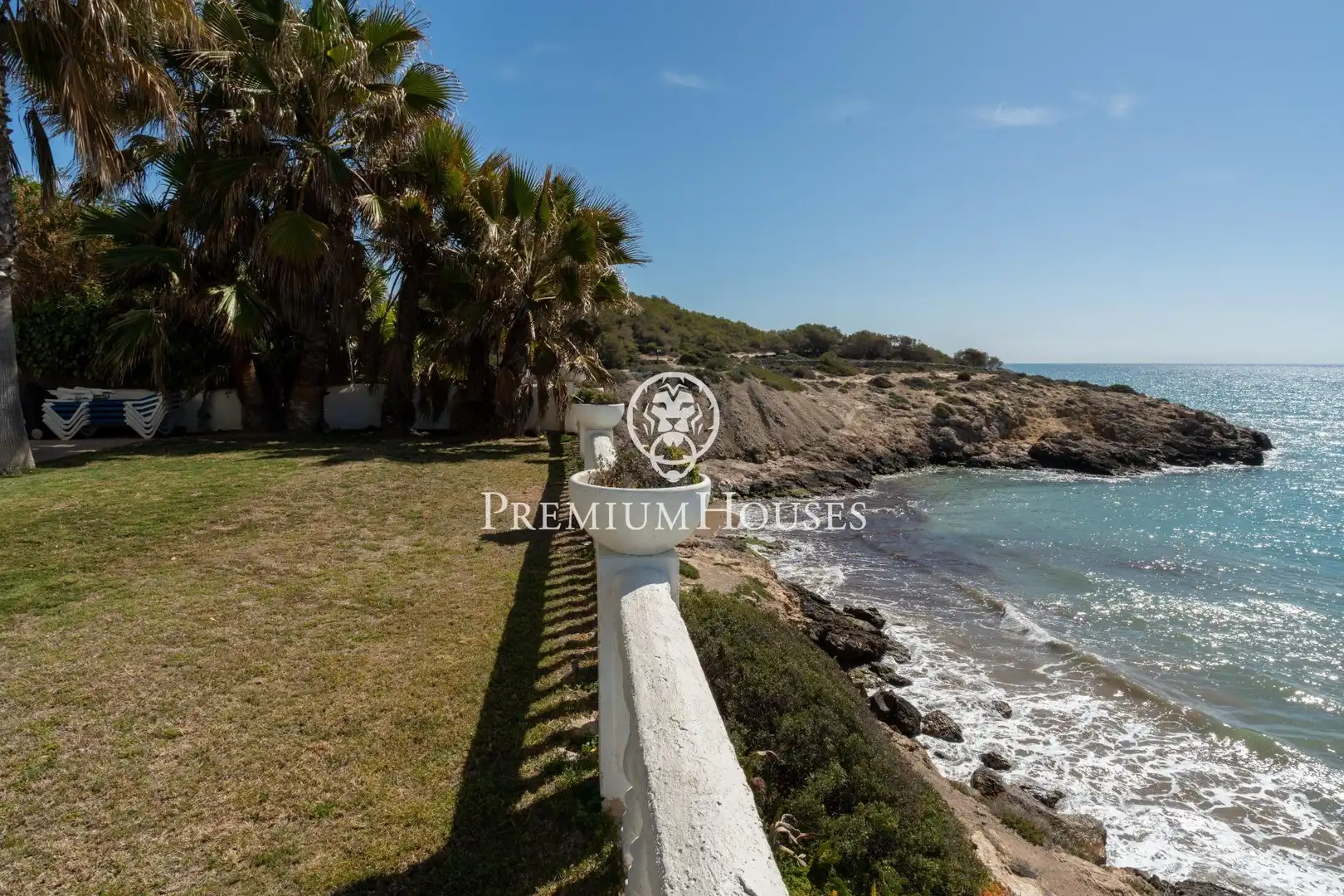 Houses for sale in Vilanova i la Geltrú  with Air Conditioner, Heating and Private garden