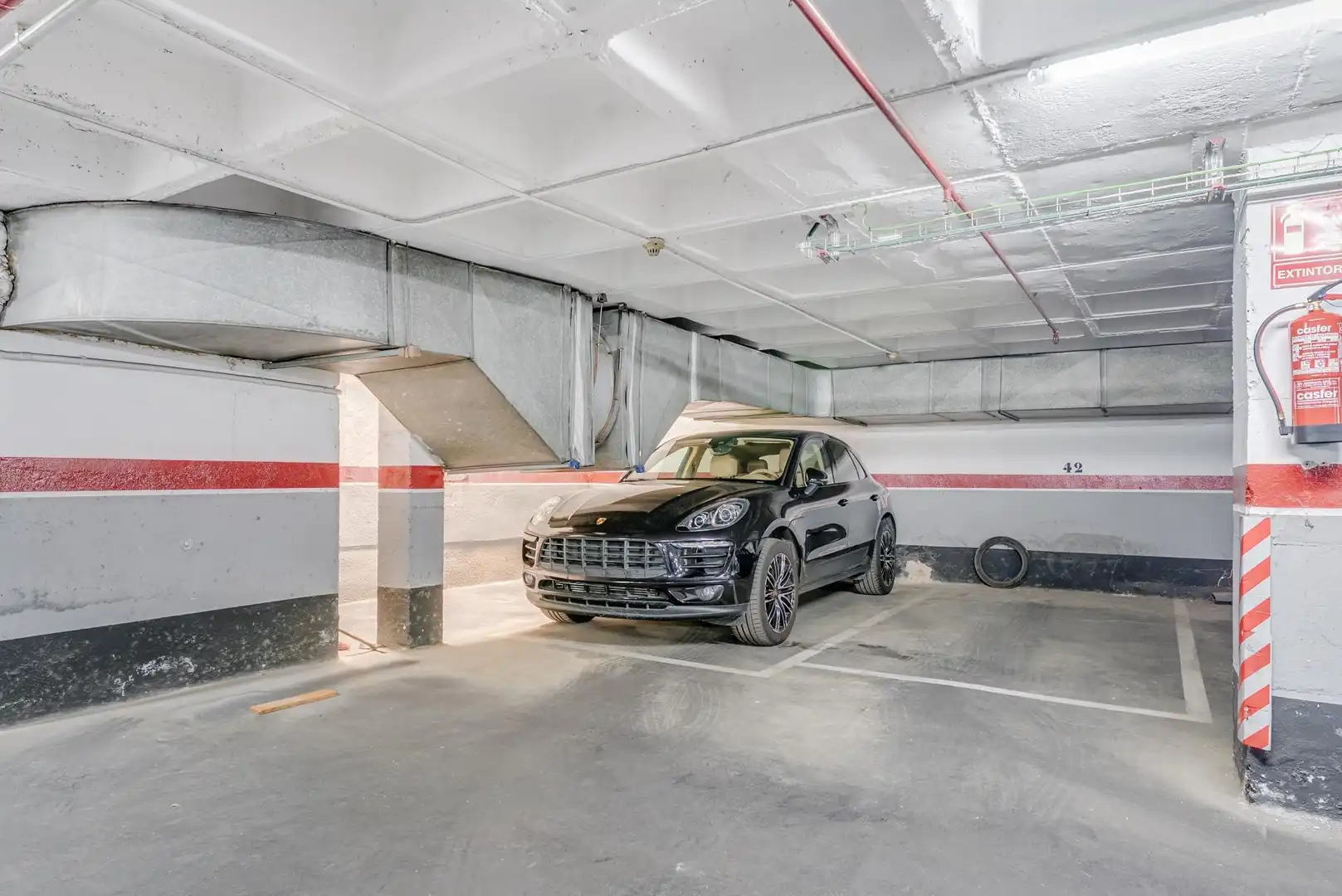 Parking de Piso en venta en Barcelona con Aire acondicionado, Calefacción y Parquet