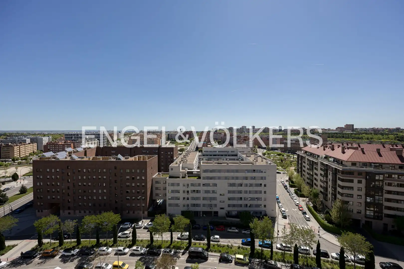 Vista exterior de Piso en venta en Madrid con Calefacción, Trastero y Piscina