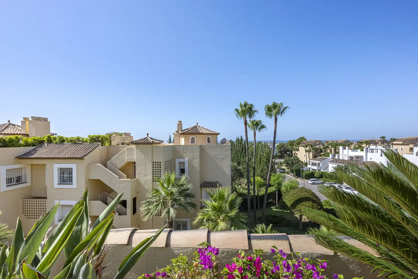 Vista exterior de Àtic en venda en Marbella amb Aire condicionat, Terrassa i Traster