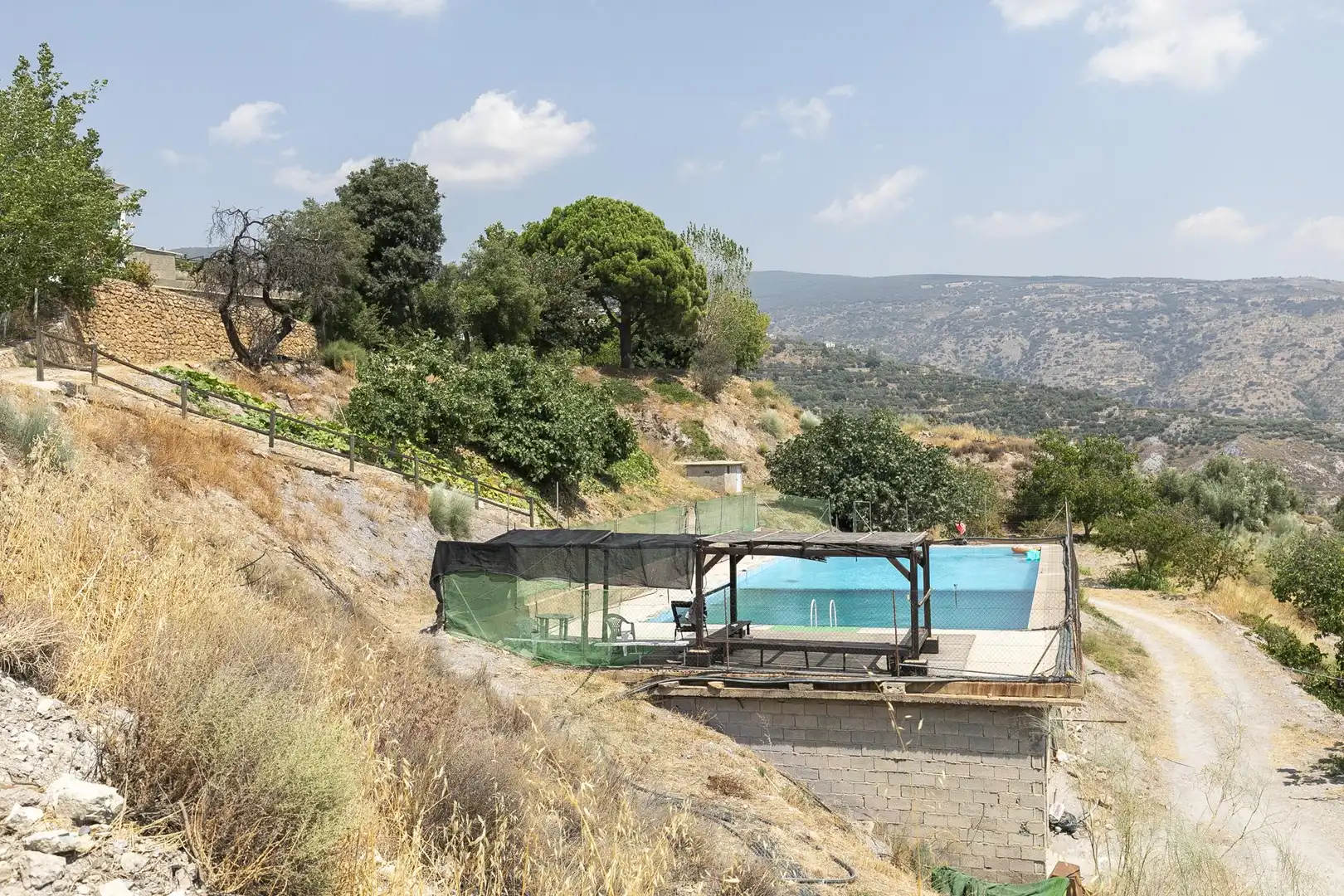 Piscina de Local en venda en Granada