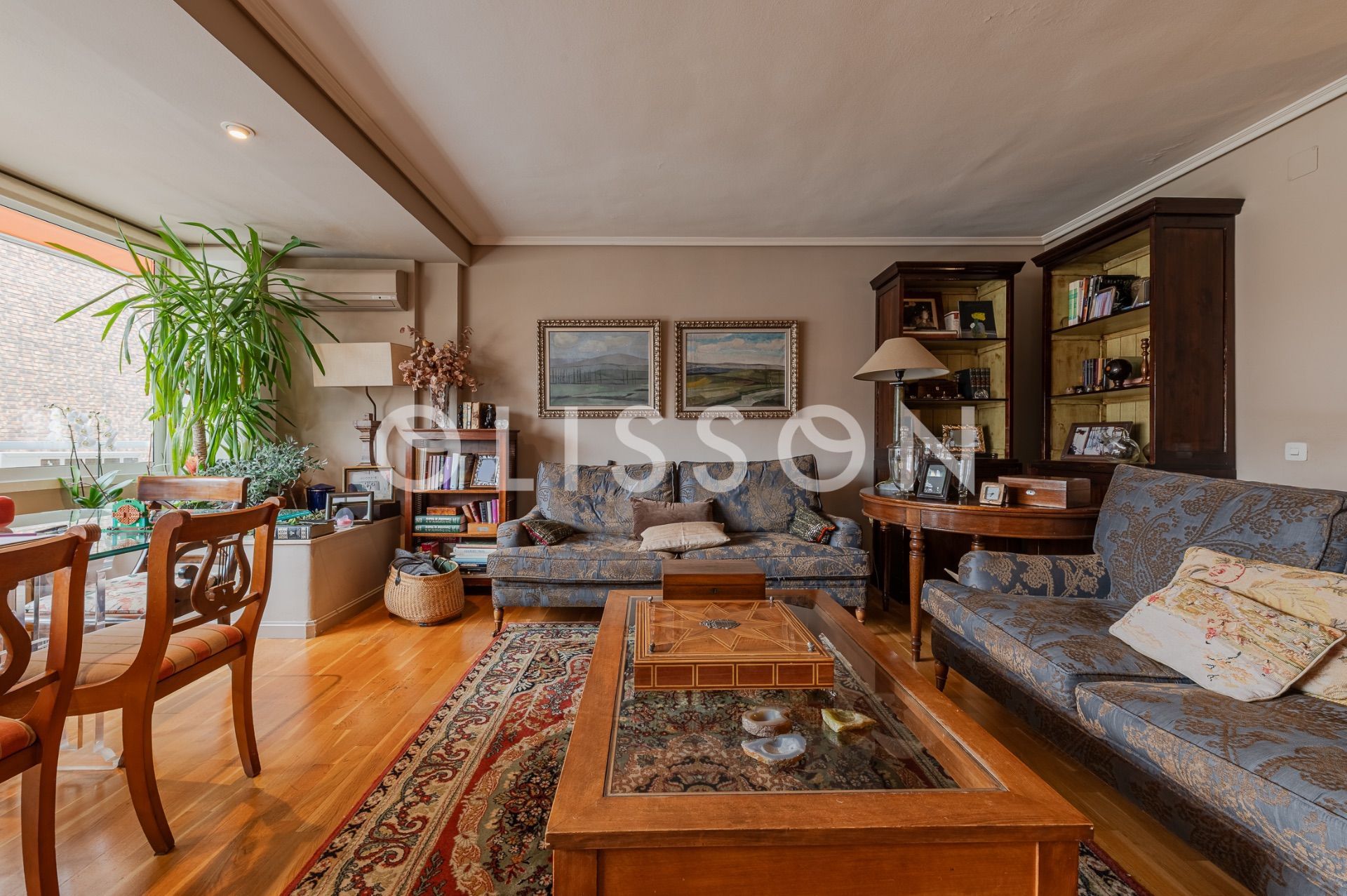 Living room of Flat for sale in  Madrid Capital  with Air Conditioner, Heating and Storage room
