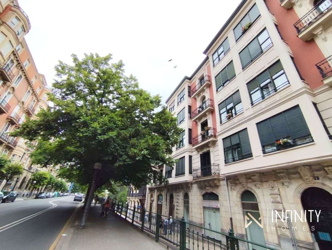 Vista exterior de Piso en venta en Bilbao  con Calefacción y Amueblado