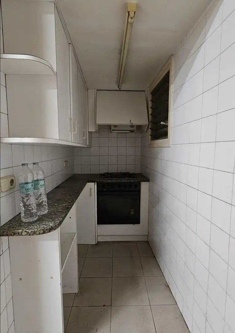 Cuina de Local de lloguer en Figueres
