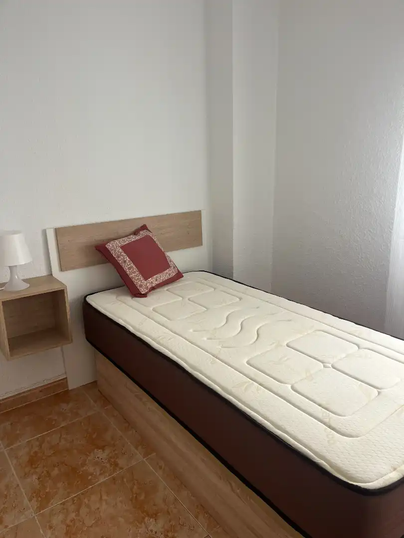Habitación de Piso de alquiler en Málaga con Aire acondicionado y Amueblado
