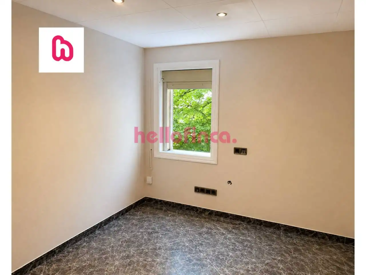 Habitación de Piso en venta en Terrassa con Trastero y Alarma