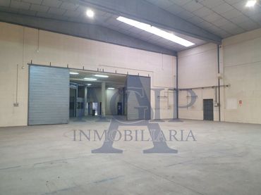 Industriegebäude zur Miete in Calle Travessia Industrial