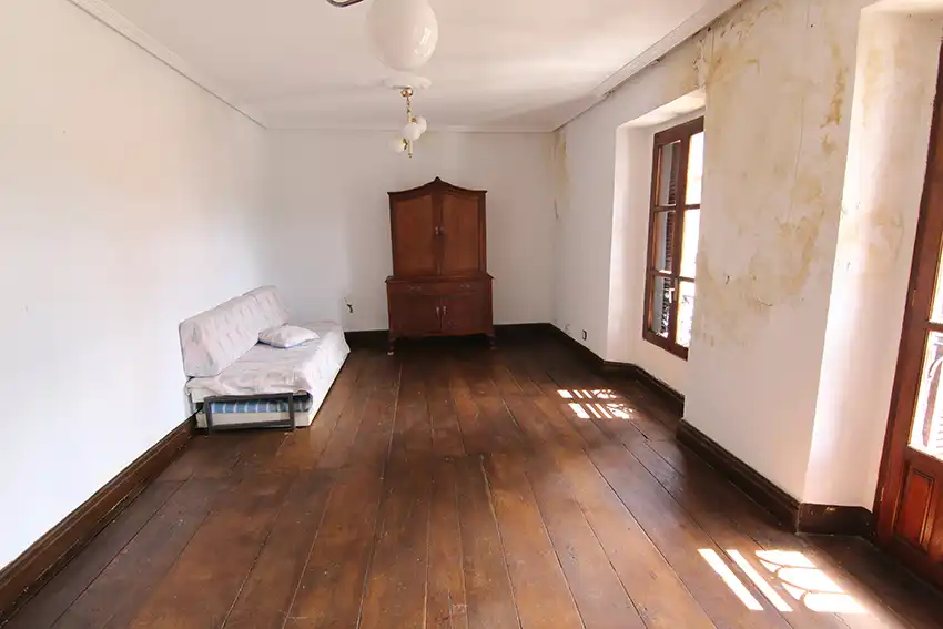 Sala d'estar de Casa o xalet en venda en Asparrena amb Moblat i Balcó