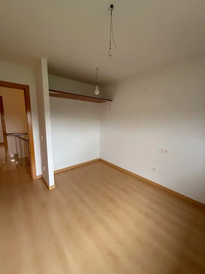 Dormitori de Casa adosada en venda en Garrafe de Torío amb Calefacció, Jardí privat i Parquet