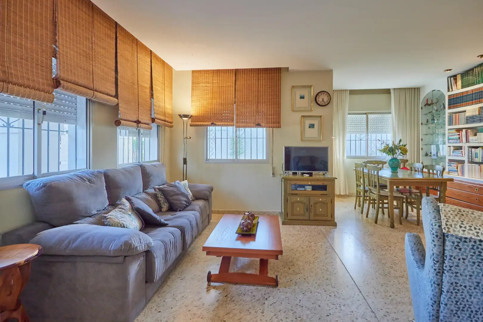 Sala d'estar de Casa o xalet en venda en El Puerto de Santa María amb Jardí privat i Piscina comunitària