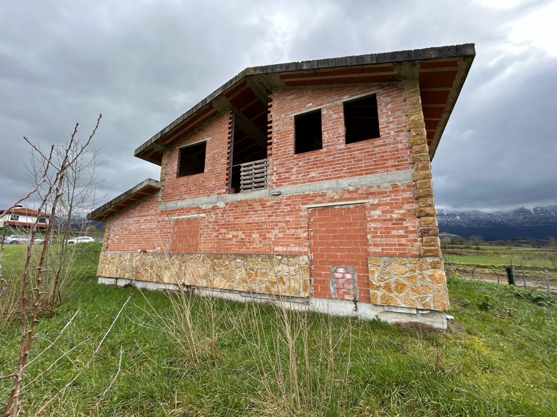 Casa o chalet en venta en Calle INDALECIO PRIETO, Valle de Mena