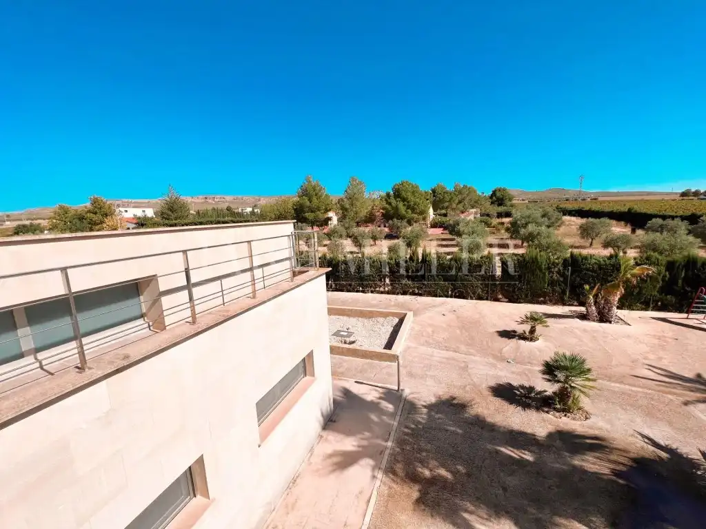 Jardí de Casa o xalet en venda en Yecla amb Aire condicionat, Calefacció i Jardí privat