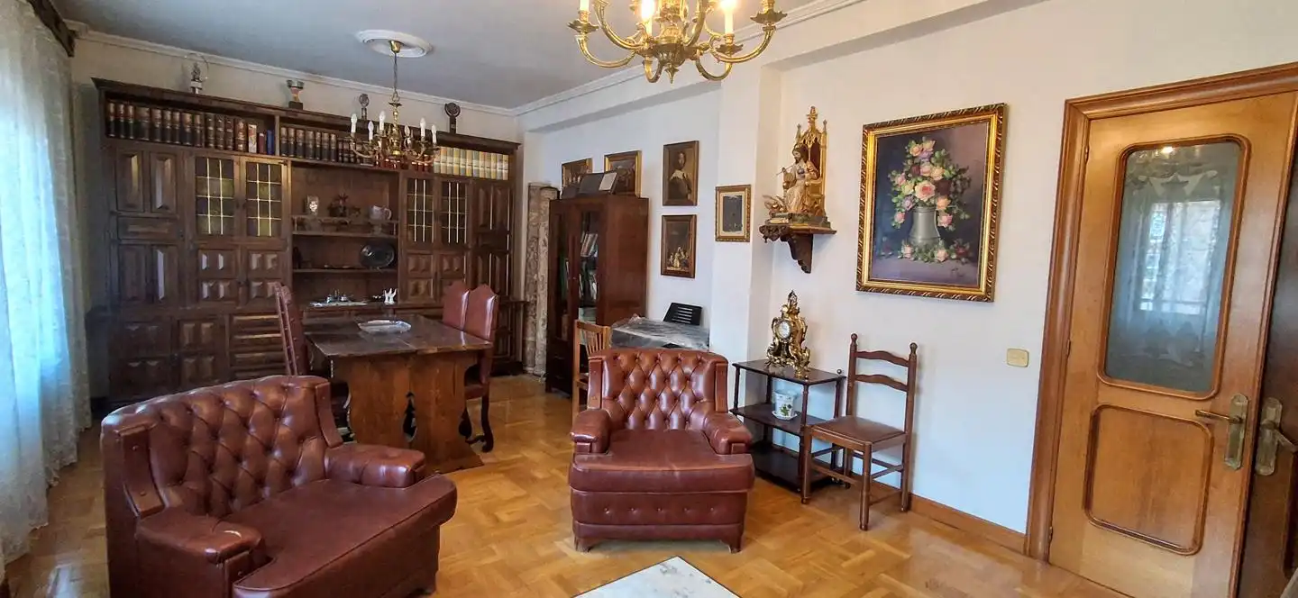 Living room of Flat for sale in Tudela  with Air Conditioner, Heating and Parquet flooring