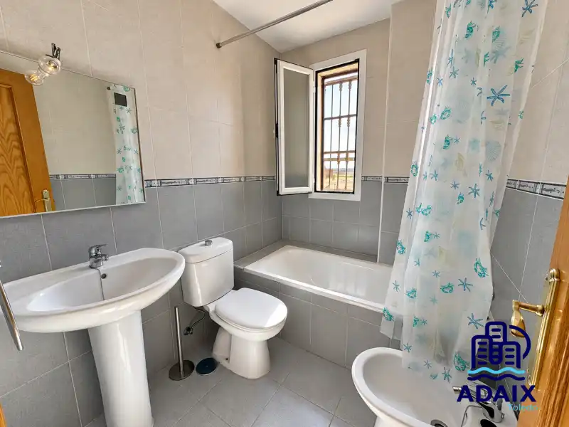 Bathroom of Detached homes for sale in Camarenilla, Toledo