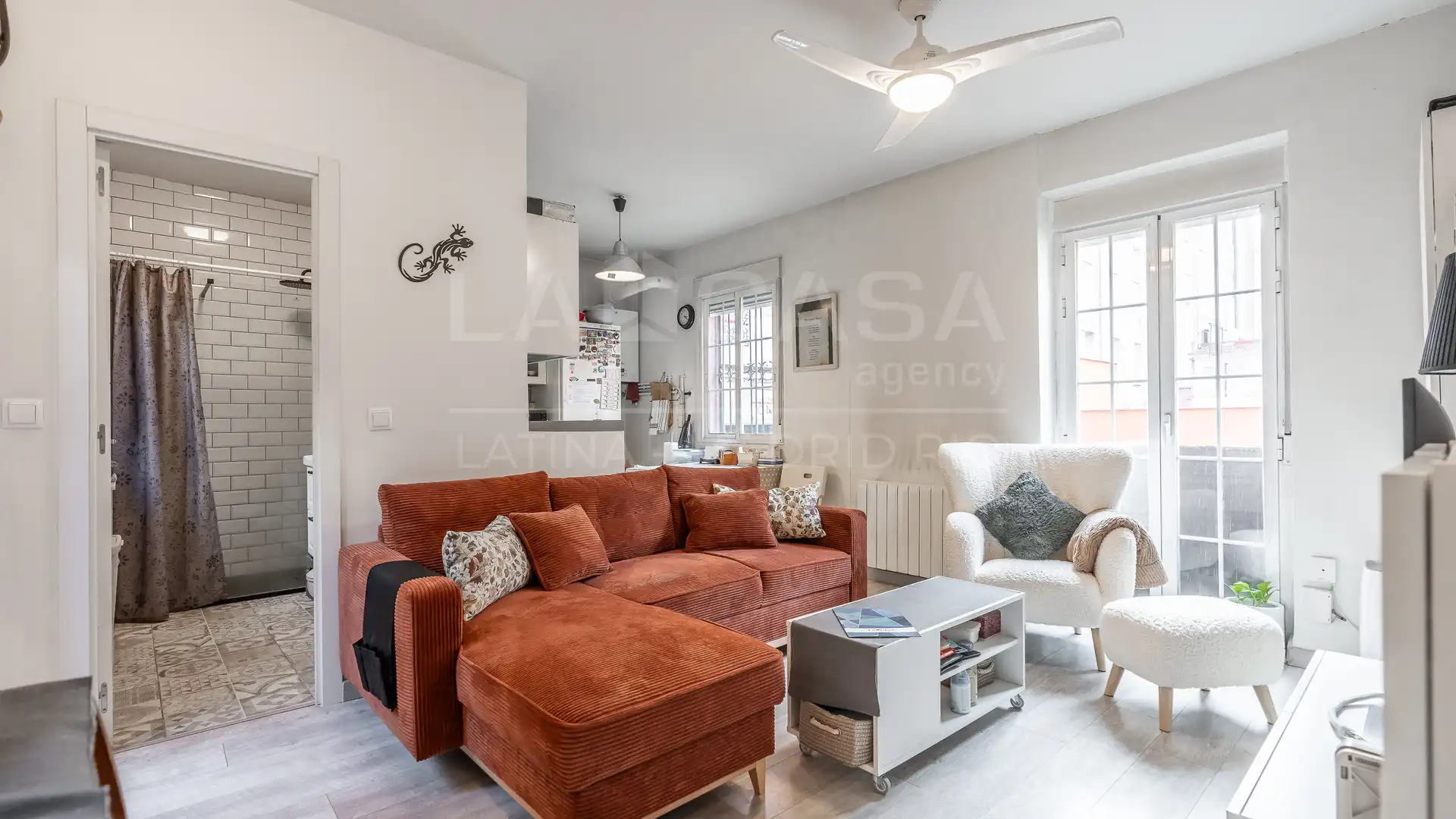 Living room of Flat for sale in  Madrid Capital  with Heating and Balcony