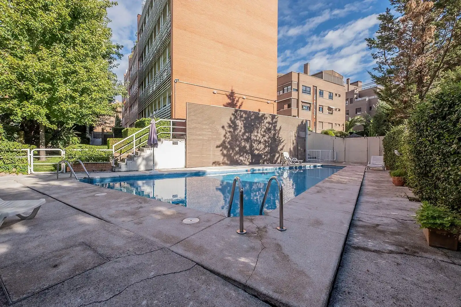 Piscina de Ático de alquiler en Pozuelo de Alarcón con Aire acondicionado, Calefacción y Jardín privado