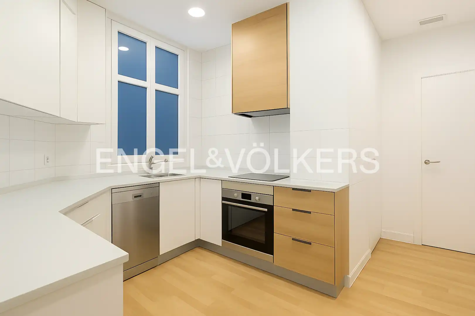 Cocina de Piso en venta en Madrid con Calefacción, Trastero y Balcón