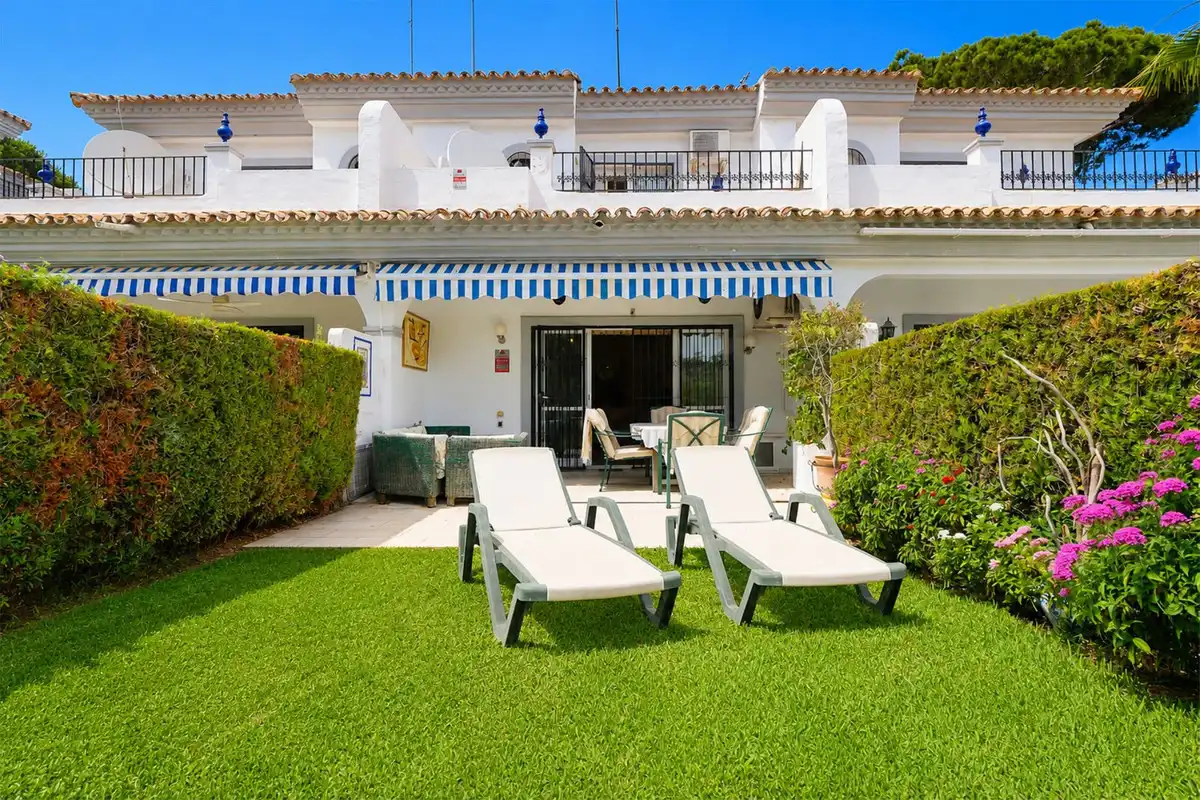 Jardín de Casa adosada en venta en Marbella con Aire acondicionado, Terraza y Piscina comunitaria