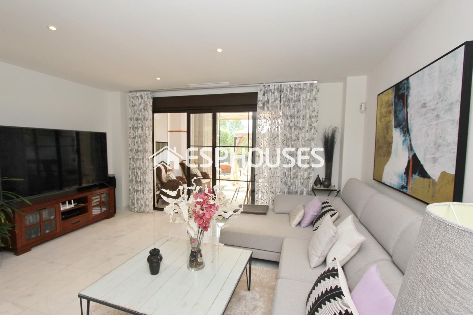 Living room of House or chalet for sale in Finestrat  with Air Conditioner, Heating and Balcony
