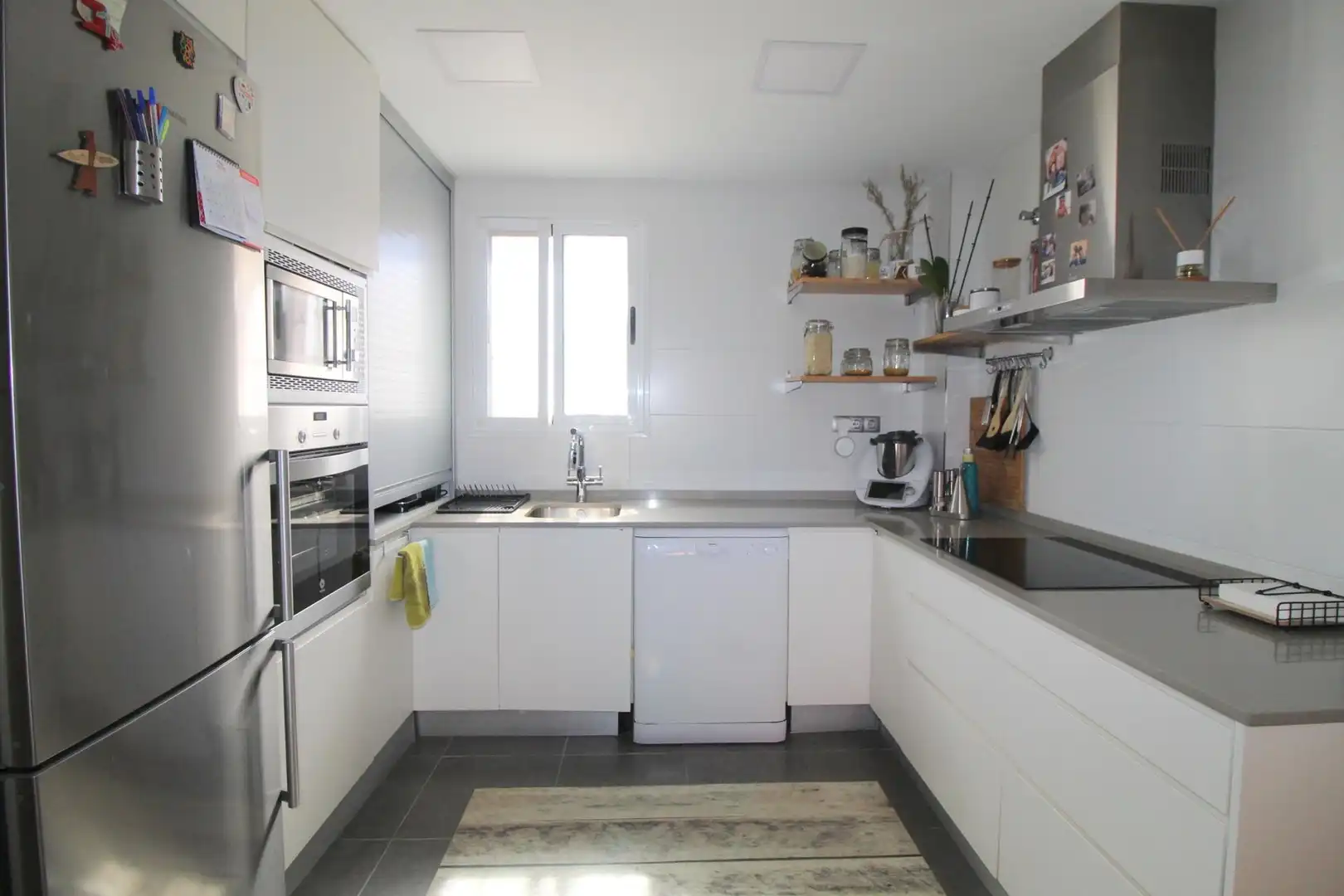 Cuina de Planta baixa en venda en Torrevieja amb Aire condicionat, Terrassa i Moblat