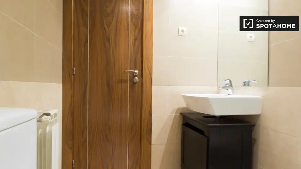 Flat for rent in Adelfas