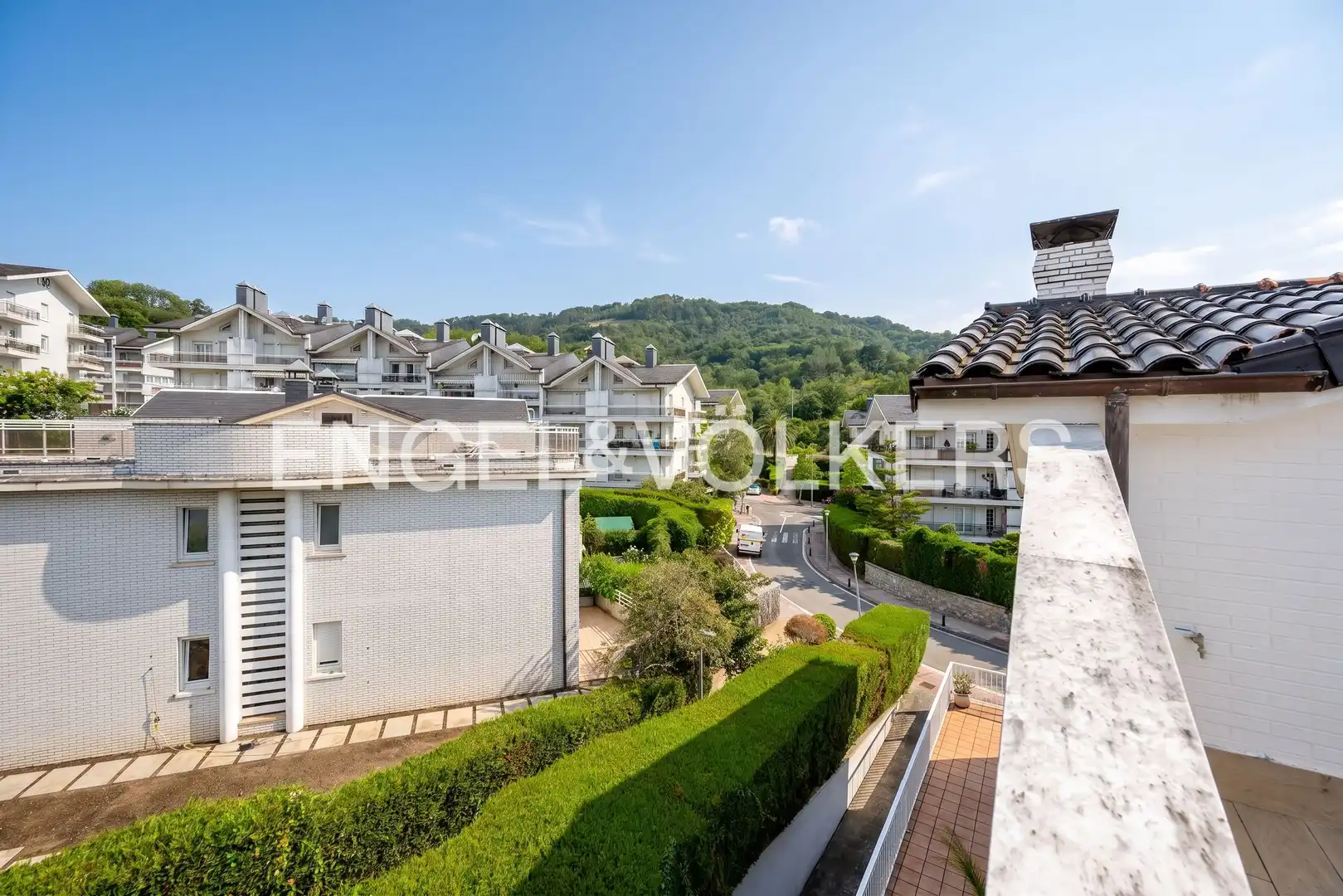 Terrassa de Casa adosada en venda en Donostia - San Sebastián  amb Calefacció, Jardí privat i Terrassa
