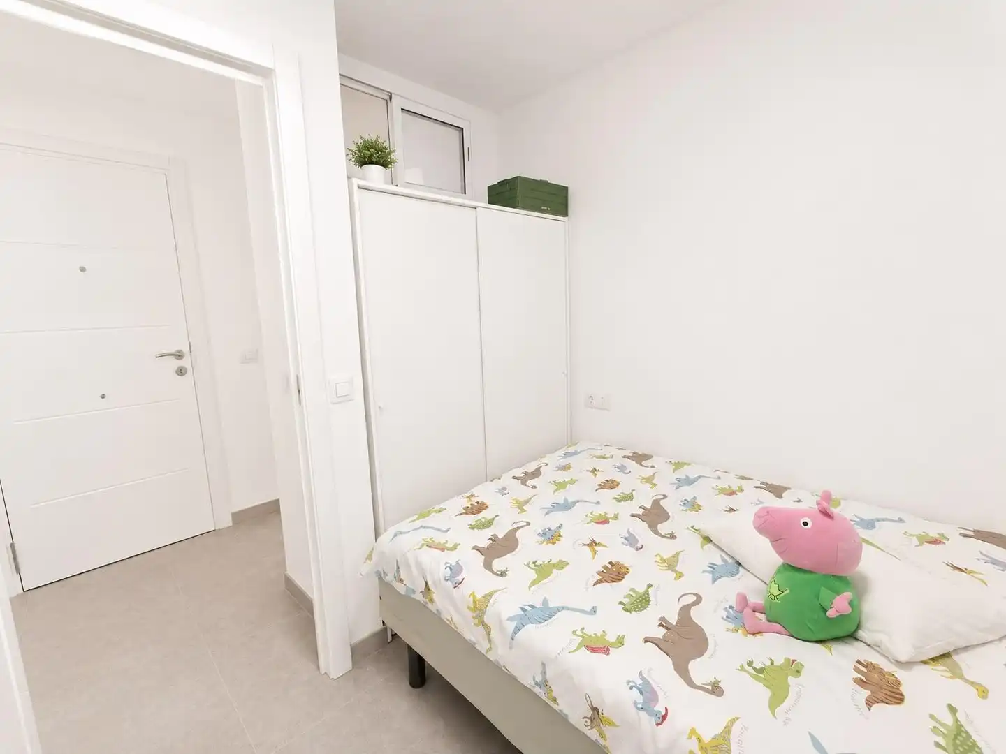Habitación de Apartamento en venta en Arona con Terraza, Amueblado y Piscina comunitaria