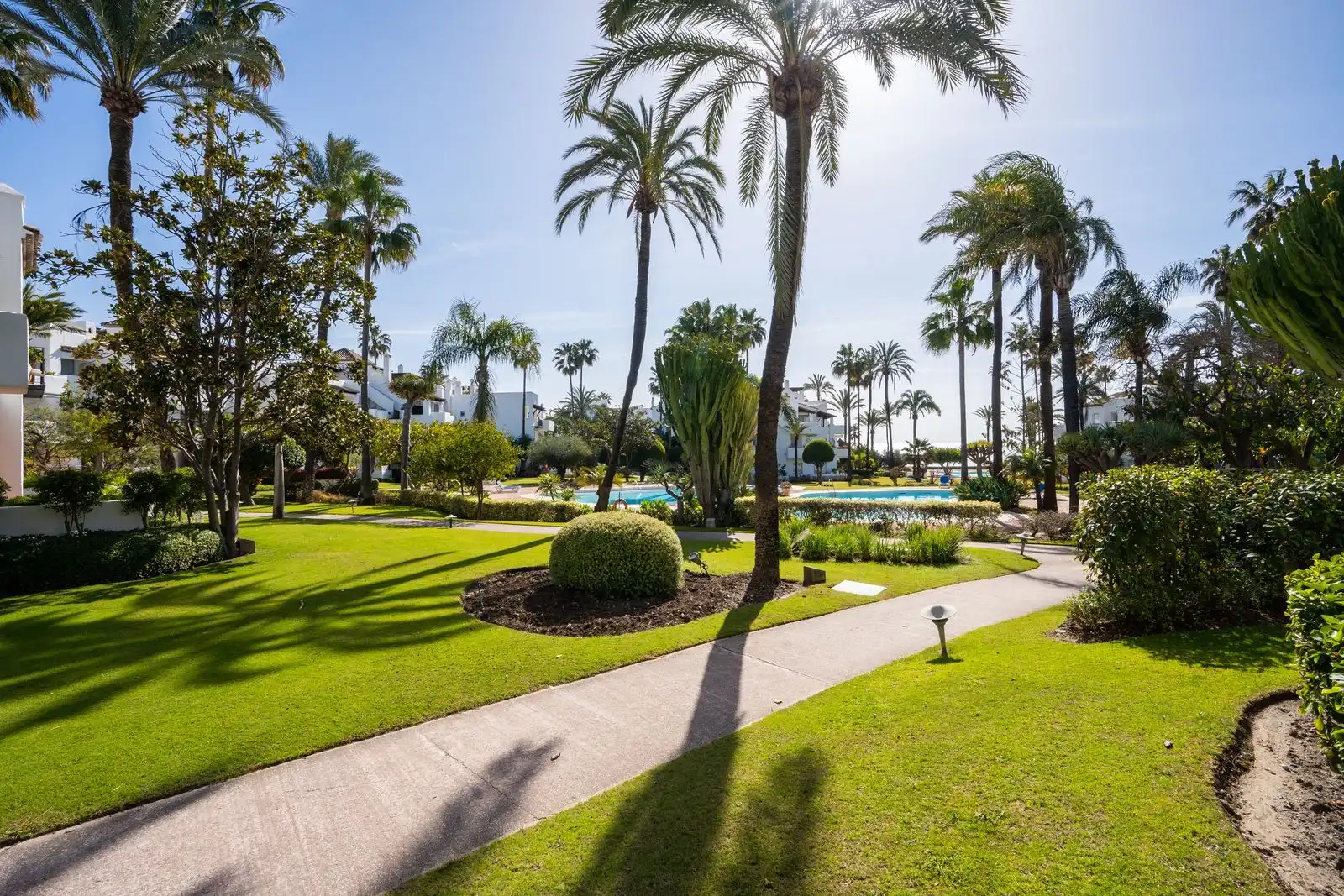 Jardí de Apartament en venda en Estepona amb Terrassa, Traster i Moblat