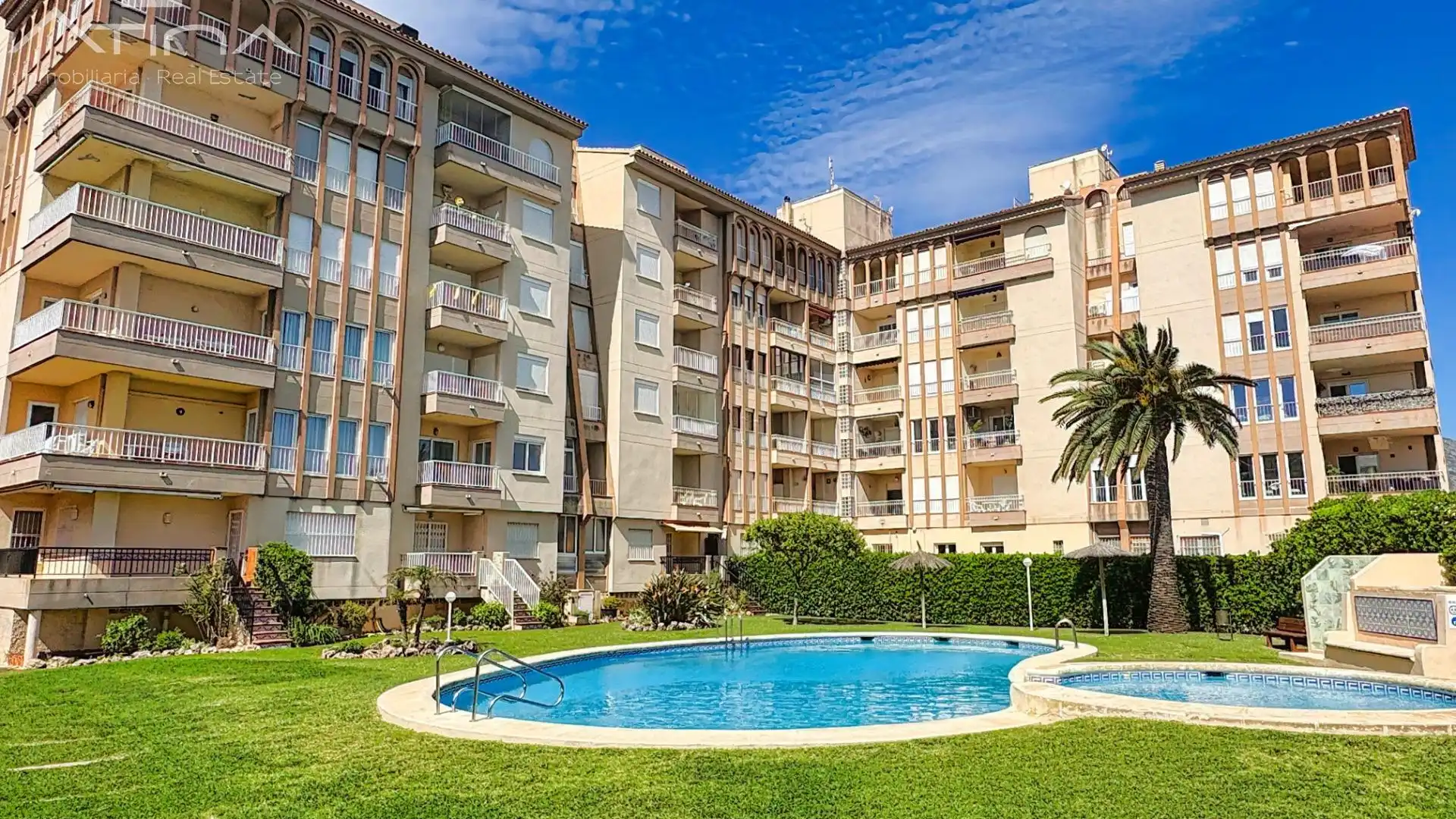 Vista exterior de Apartament en venda en Jávea / Xàbia amb Aire condicionat, Jardí privat i Terrassa