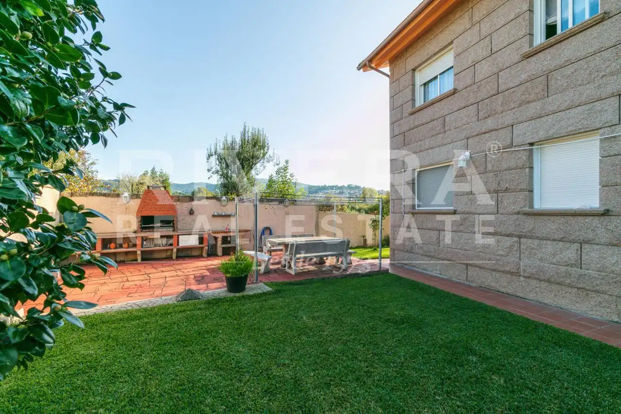 Jardín de Casa o chalet en venta en Vigo  con Calefacción, Jardín privado y Parquet