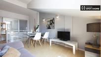 Living room of Flat to rent in  Madrid Capital  with Air Conditioner, Heating and Furnished