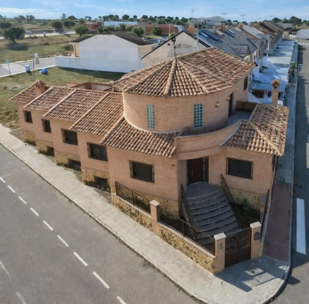 Vista exterior de Casa o chalet en venta en Alameda de la Sagra