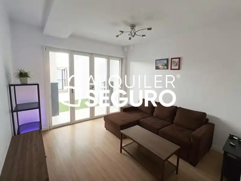 Sala d'estar de Pis de lloguer en Madrid amb Aire condicionat, Terrassa i Moblat