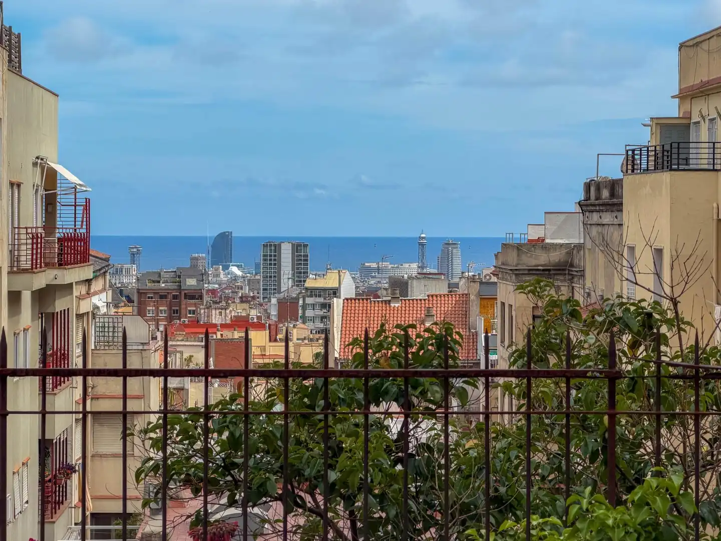 Außenansicht von Erdgeschoss zum Verkauf in Barcelona mit Heizung
