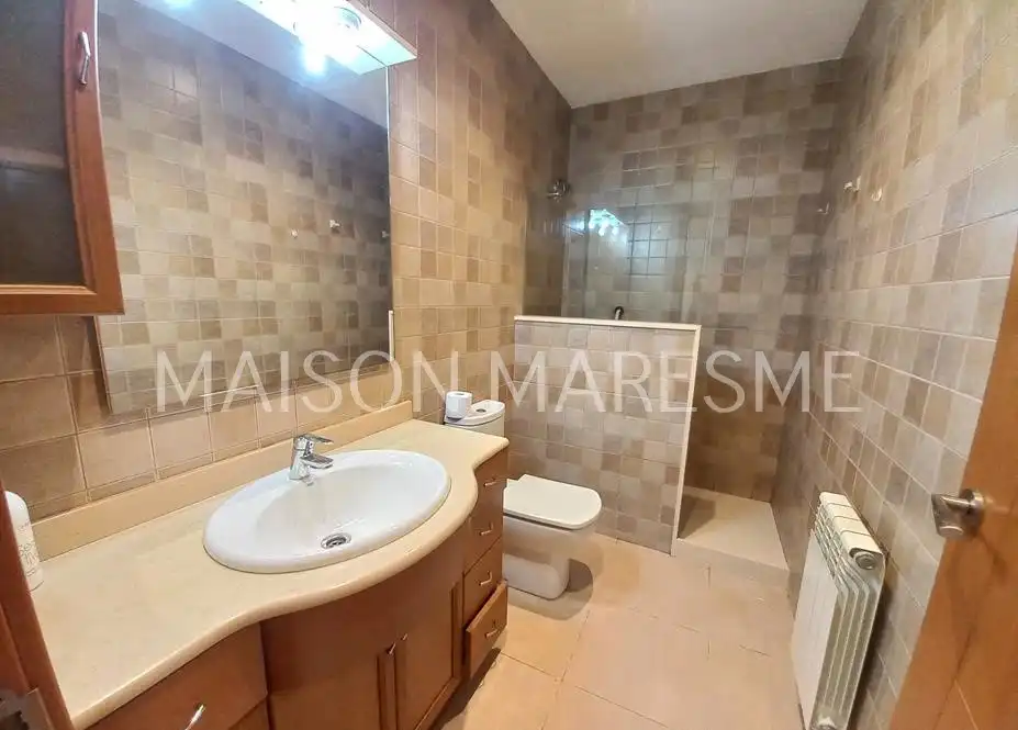 Baño de Piso en venta en Arenys de Mar con Calefacción y Horno