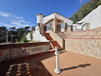 Vista exterior de Casa o xalet en venda en Lloret de Mar amb Jardí privat, Terrassa i Traster