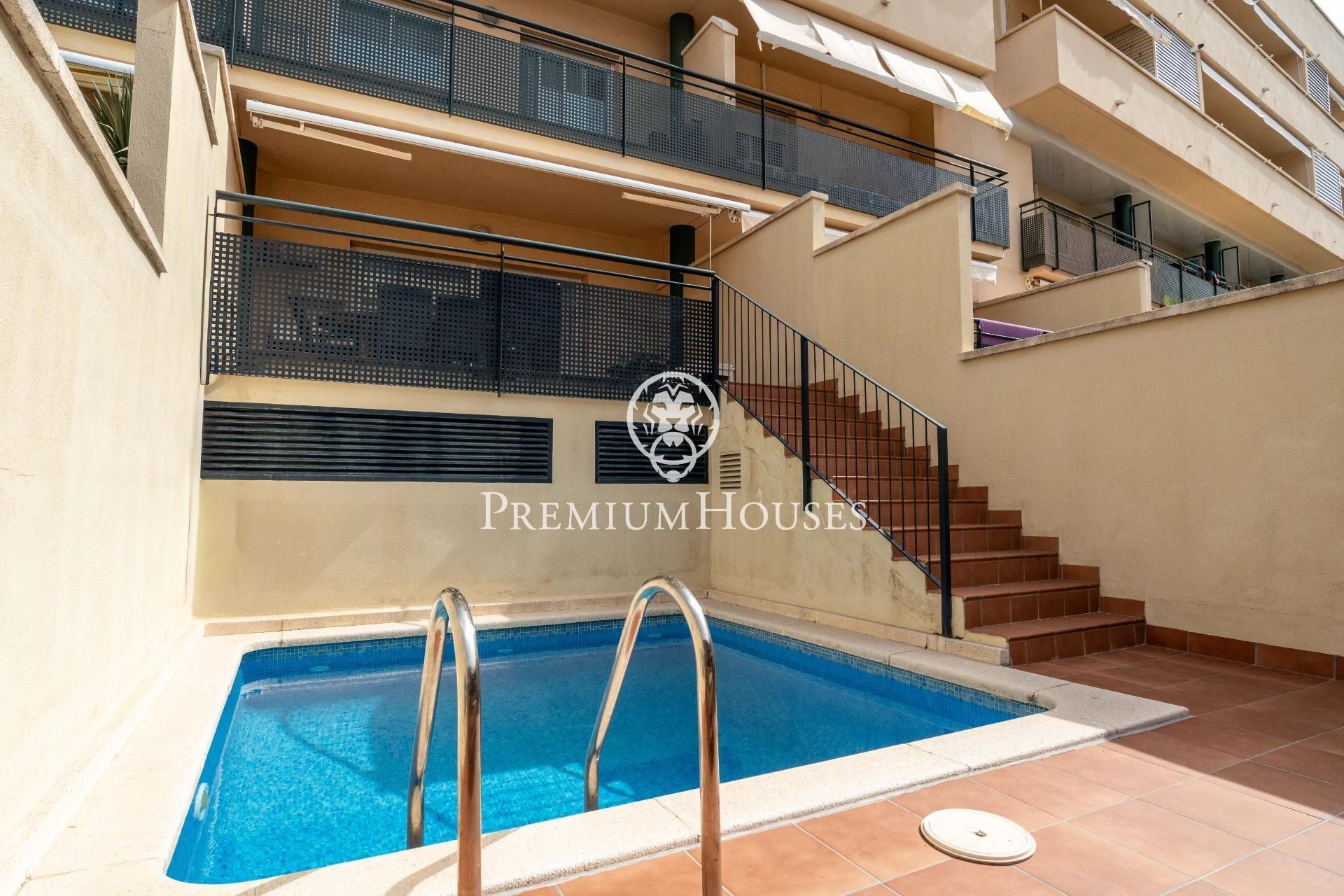 Piscina de Planta baixa en venda en Sitges amb Aire condicionat, Calefacció i Parquet